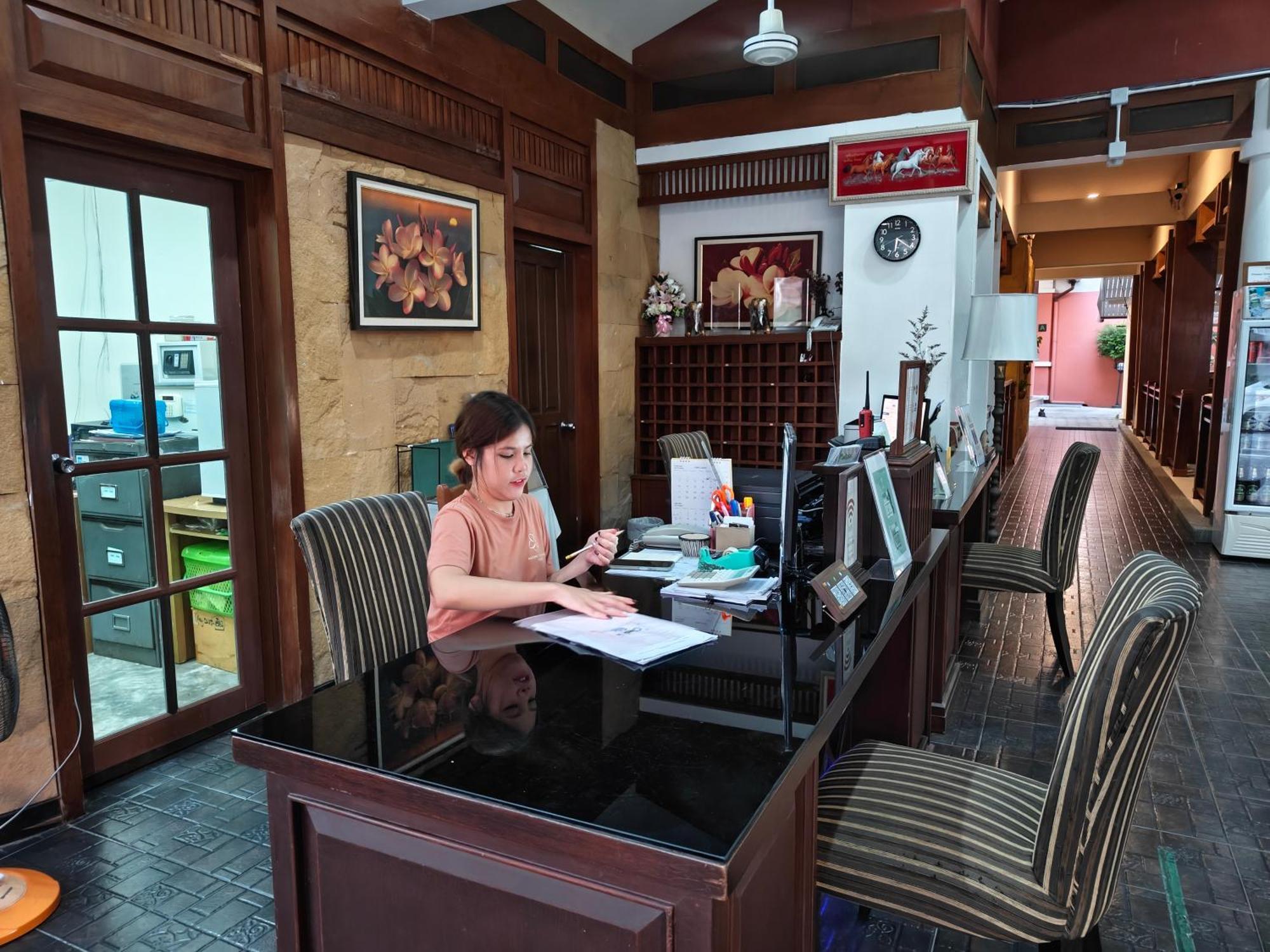 Phuket Leelavadee Hua Ting Resort Patong Екстер'єр фото