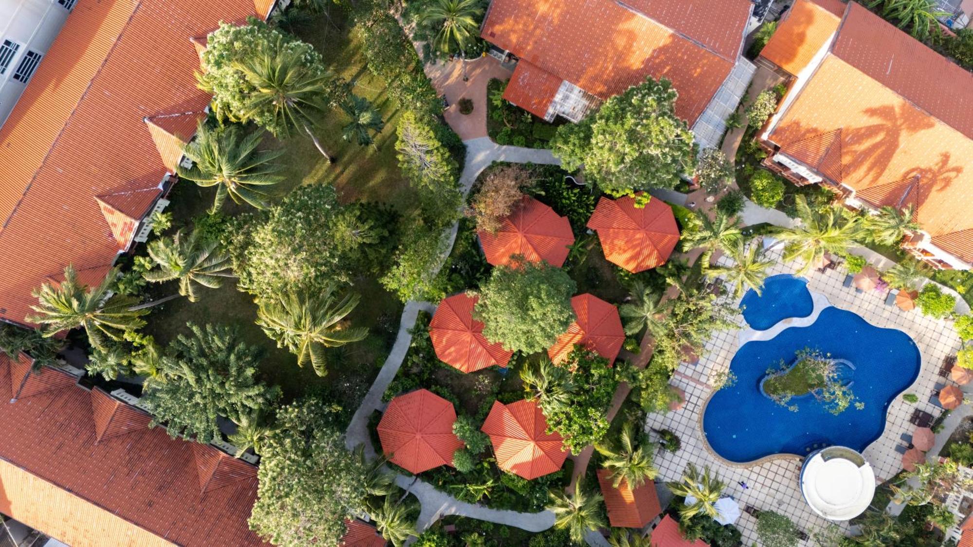 Phuket Leelavadee Hua Ting Resort Patong Екстер'єр фото