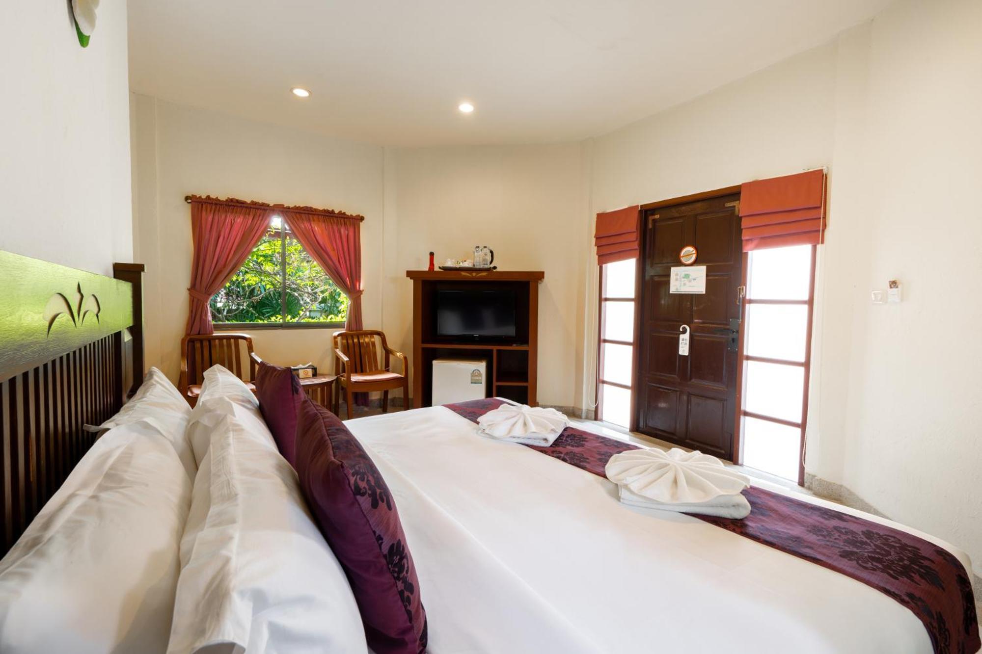 Phuket Leelavadee Hua Ting Resort Patong Екстер'єр фото