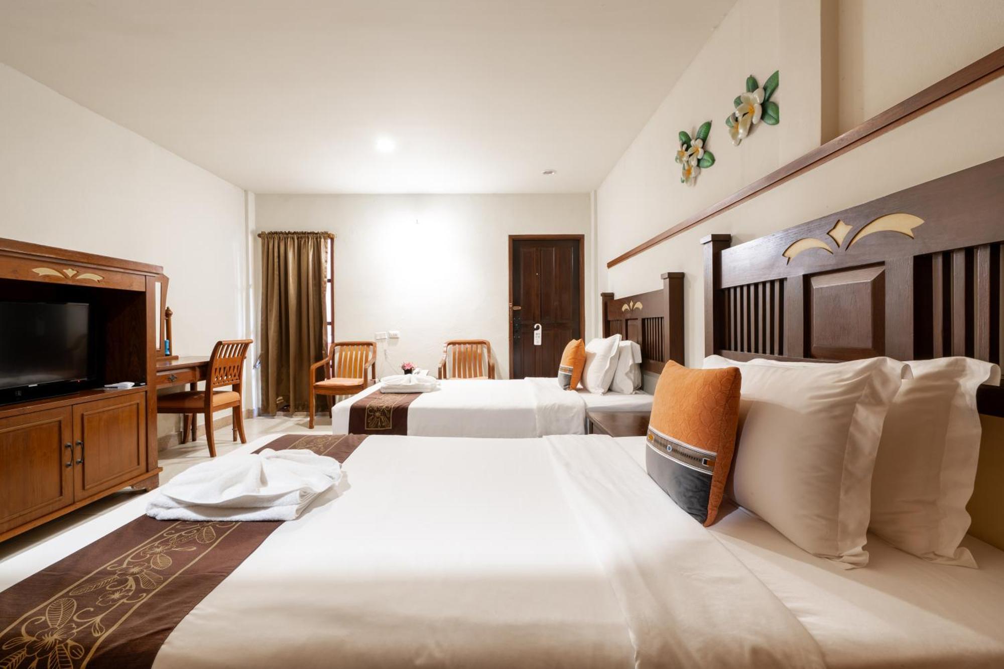 Phuket Leelavadee Hua Ting Resort Patong Екстер'єр фото